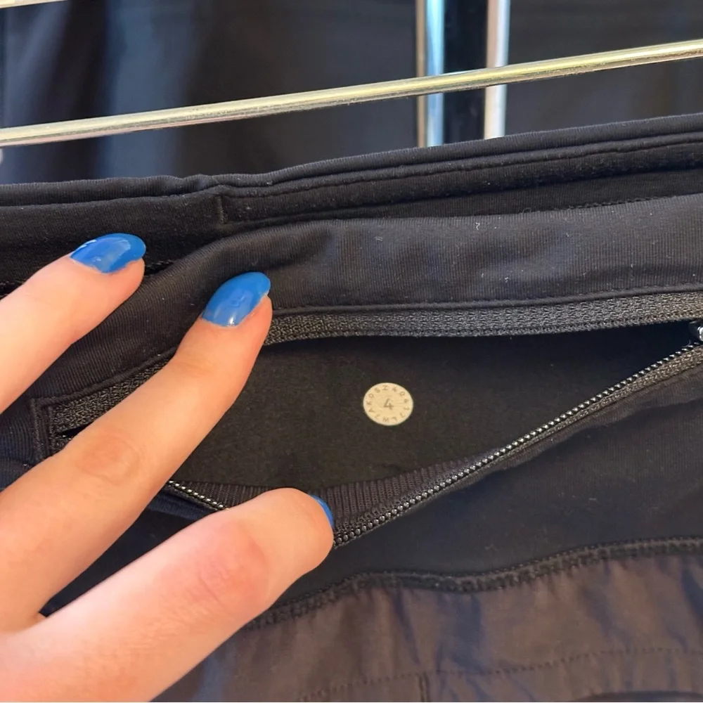 Lululemon black shorts sz 4 - Picture 4 of 5